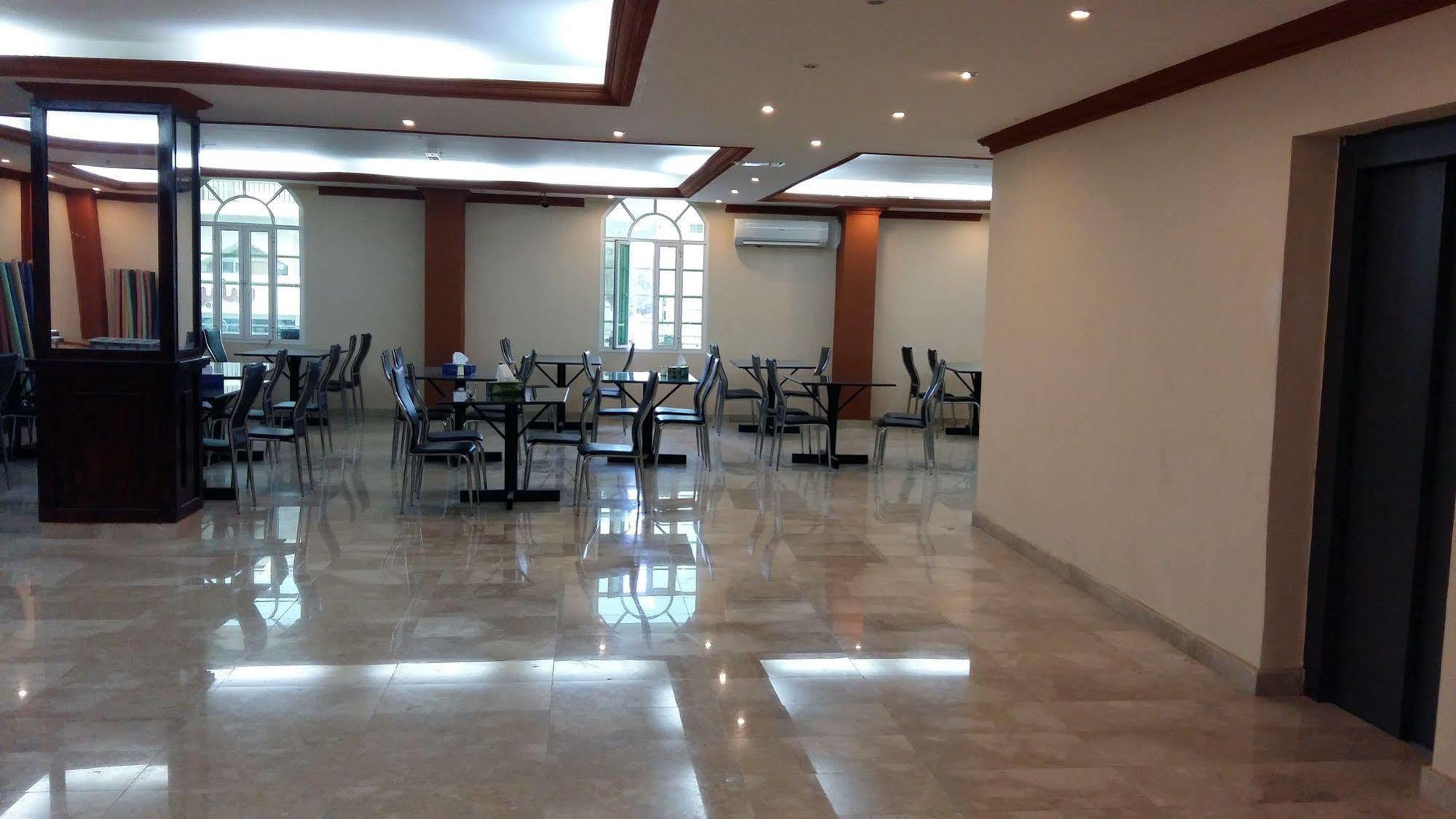 Majestic Hotel Wadi Kabir Exterior photo