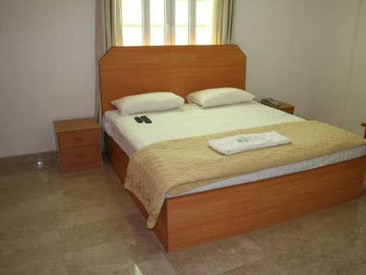 Majestic Hotel Wadi Kabir Exterior photo